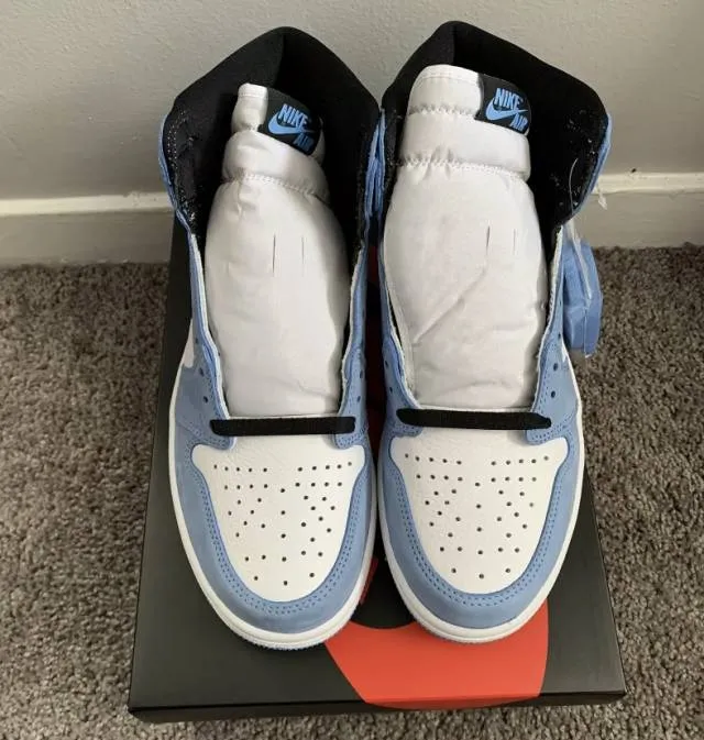 Air Jordan 1 University Blue